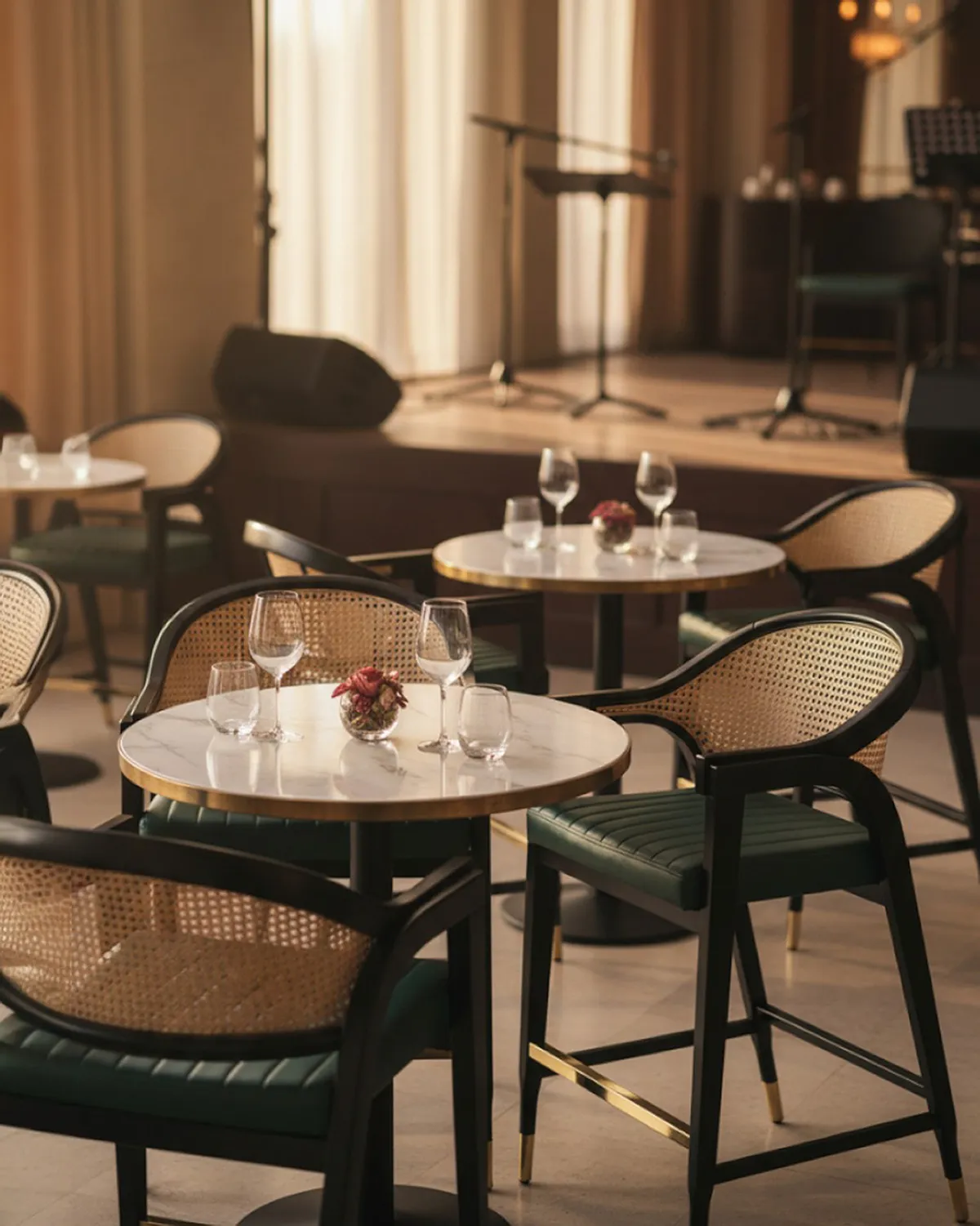 Otel Lobi Bar - Canli Muzik